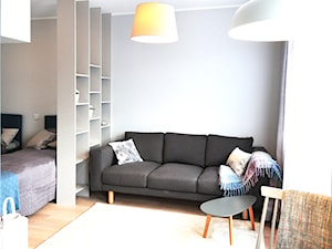 GDAŃSK ZASPA_mieszkanie na wynajem - Mały biały salon, styl nowoczesny - zdjęcie od PUFF