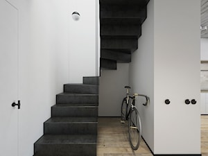 Średni biały hol / przedpokój, styl minimalistyczny - zdjęcie od KROPKA STUDIO