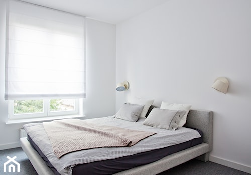 Mieszkanie w Krakowie / Morphostudio - Średnia biała sypialnia, styl minimalistyczny - zdjęcie od WWW.NIEWFORMIE.PL