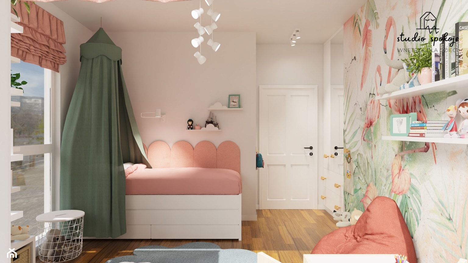 Pokój pięcioletniej dziewczynki w kolorach szałwii i koralowego różu - zdjęcie od Studio Spokoje - wnętrza dla dzieci - Homebook