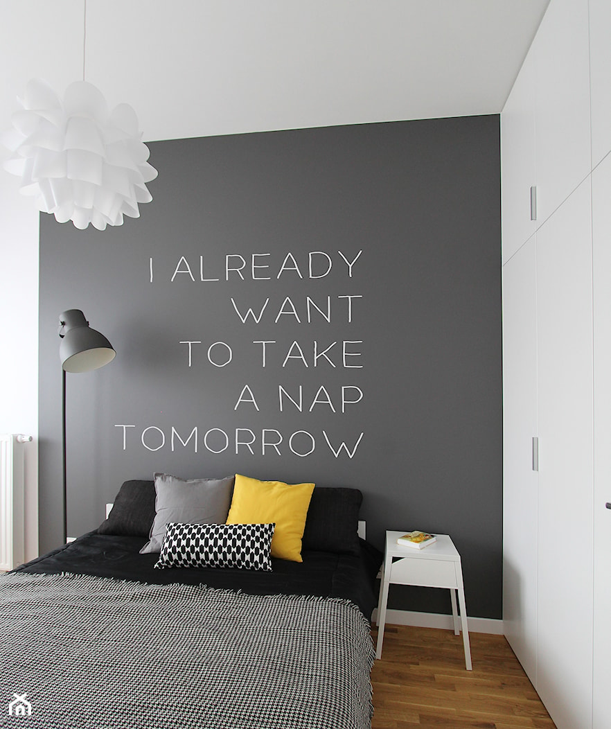 MIESZKANIE ESPRESSO - Średnia biała szara sypialnia, styl nowoczesny - zdjęcie od be2studio - Homebook