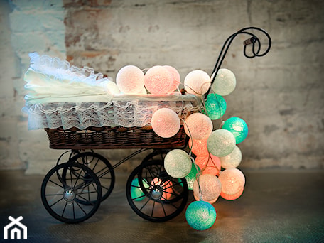 Aranżacje wnętrz - Pokój dziecka: Cotton Ball Lights BABY SET - mantecodesign.pl. Przeglądaj, dodawaj i zapisuj najlepsze zdjęcia, pomysły i inspiracje designerskie. W bazie mamy już prawie milion fotografii!