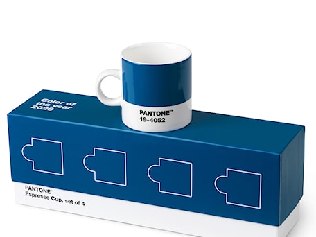 Aranżacje wnętrz - Biuro: kubek espresso 120 ml zestaw 4szt. PANTONE classic blue COPENHAGEN.DESIGN coy2020 w opakowaniu ozdobnym - mantecodesign.pl. Przeglądaj, dodawaj i zapisuj najlepsze zdjęcia, pomysły i inspiracje designerskie. W bazie mamy już prawie milion fotografii!