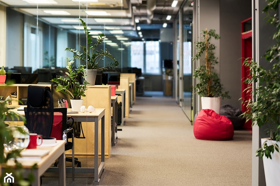 Przestrzeń coworkingowa w centrum biznesowym - zdjęcie od kreatywnaaranzacja