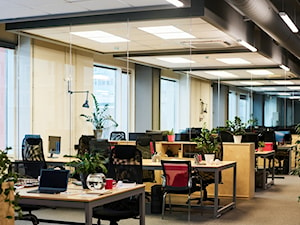 Przestrzeń coworkingowa w centrum biznesowym - zdjęcie od kreatywnaaranzacja