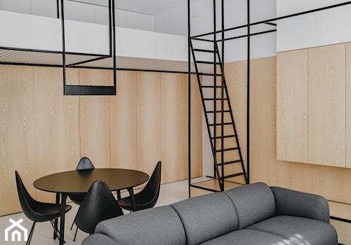 Apartament w Krakowie - Biały salon z jadalnią z antresolą, styl minimalistyczny - zdjęcie od MUS ARCHITECTS