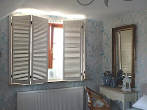 Prowansalski sen - Mała szara sypialnia, styl prowansalski - zdjęcie od Stylowa Przestrzeń