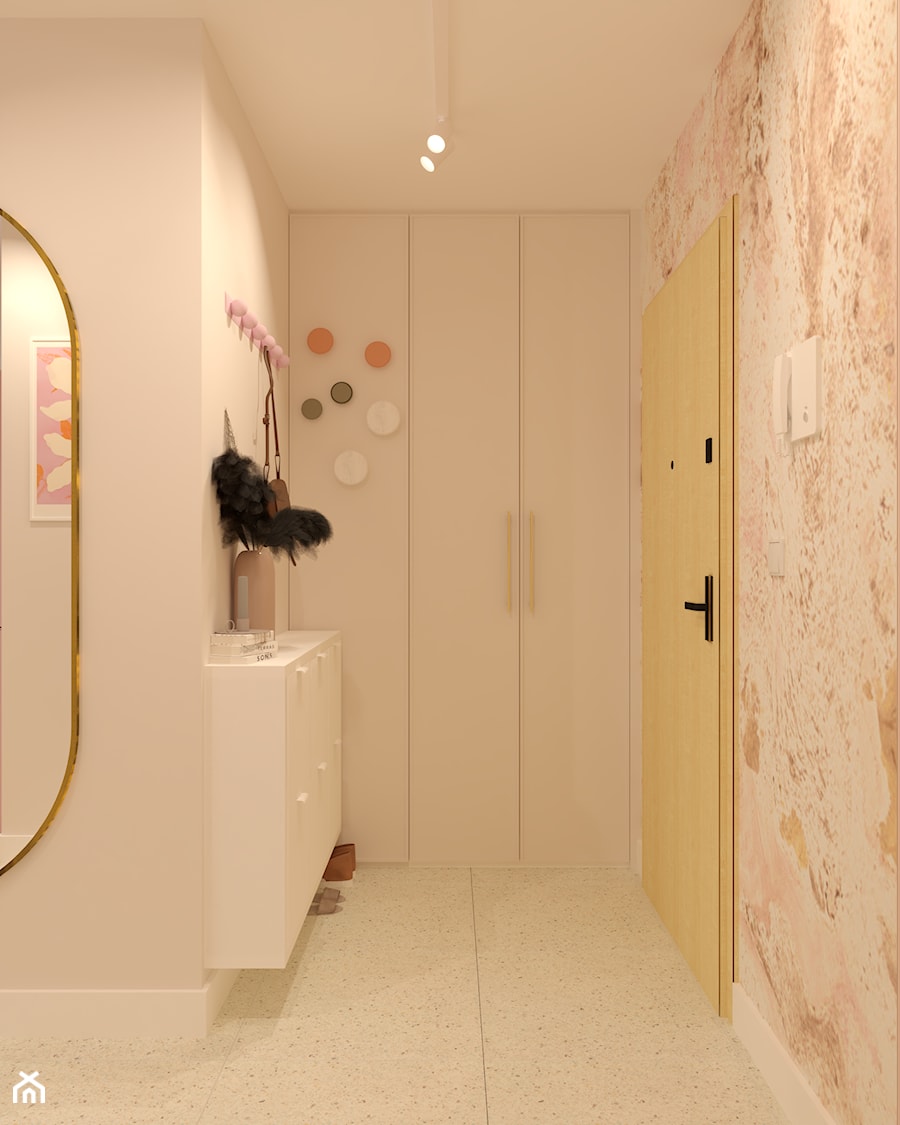 Przedpokój z szafą i dodatkiem różu - zdjęcie od Kolorowy projekt Katarzyny - projektowanie wnętrz
