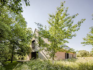 Dom z dachem dwuspadowym - Domy, styl minimalistyczny - zdjęcie od GRID architekci