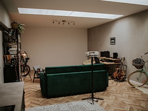Salon z naświetlami dachowymi - zdjęcie od NSDESIGN.PL