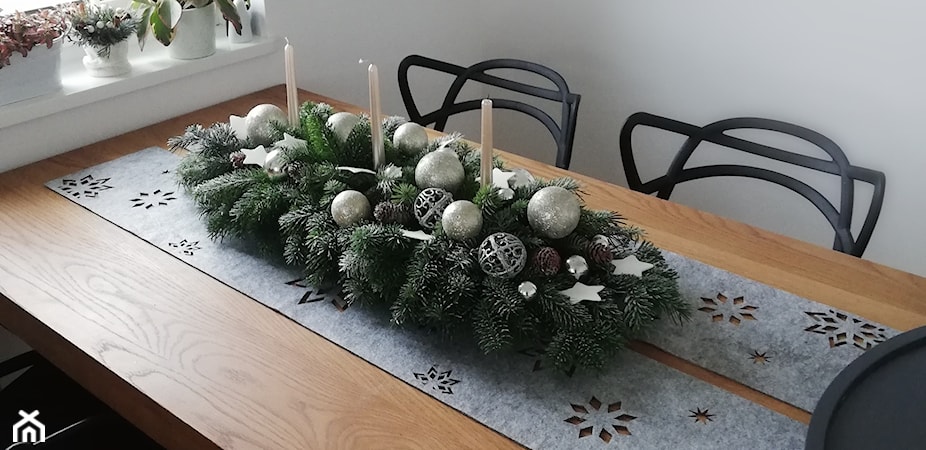 Jak zrobić stroik bożonarodzeniowy na stół? Poradnik krok po kroku