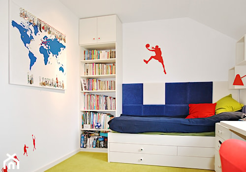 Bendi - Mały biały pokój dziecka dla nastolatka dla chłopca, styl nowoczesny - zdjęcie od roomrebel