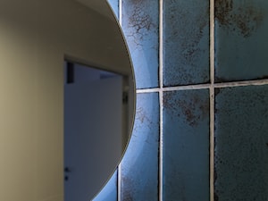Łazienka w nadmorskim mieszkaniu - zdjęcie od HouseStudio fotografia wnętrz