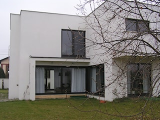 CYRYL HOUSE