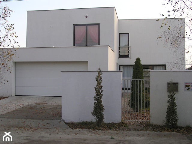 CYRYL HOUSE