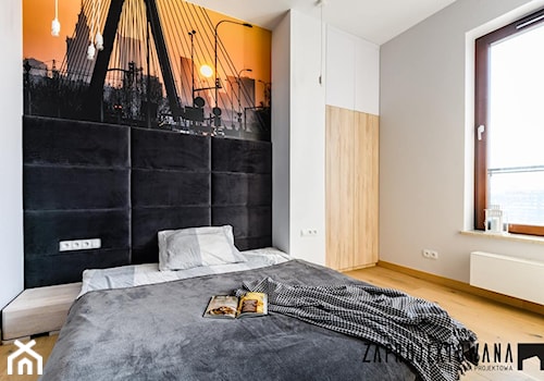 Apartament w stylu skandynawskim - Średnia czarna szara sypialnia, styl nowoczesny - zdjęcie od ZAPROJEKTOWANA