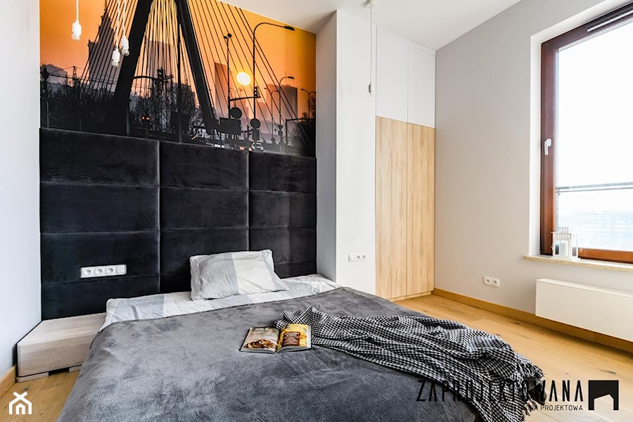 Apartament w stylu skandynawskim - Średnia czarna szara sypialnia, styl nowoczesny - zdjęcie od ZAPROJEKTOWANA