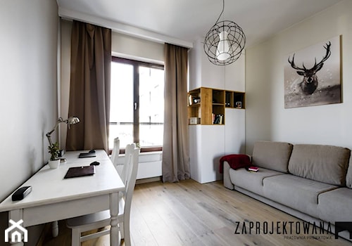 Apartament w stylu skandynawskim - Średnia beżowa z biurkiem sypialnia, styl skandynawski - zdjęcie od ZAPROJEKTOWANA