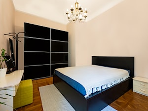 Mieszkanie 3 pokojowe w zabytkowej kamienicy - Sypialnia - zdjęcie od pieknonieruchomosci.pl