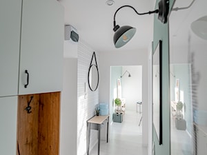 Metamorfoza mieszkania 46 m2 - Hol / przedpokój, styl nowoczesny - zdjęcie od PASJA Do Wnętrz