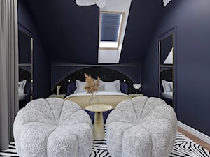 Granatowa sypialnia w stylu glamour - zdjęcie od Studio Mam Plan