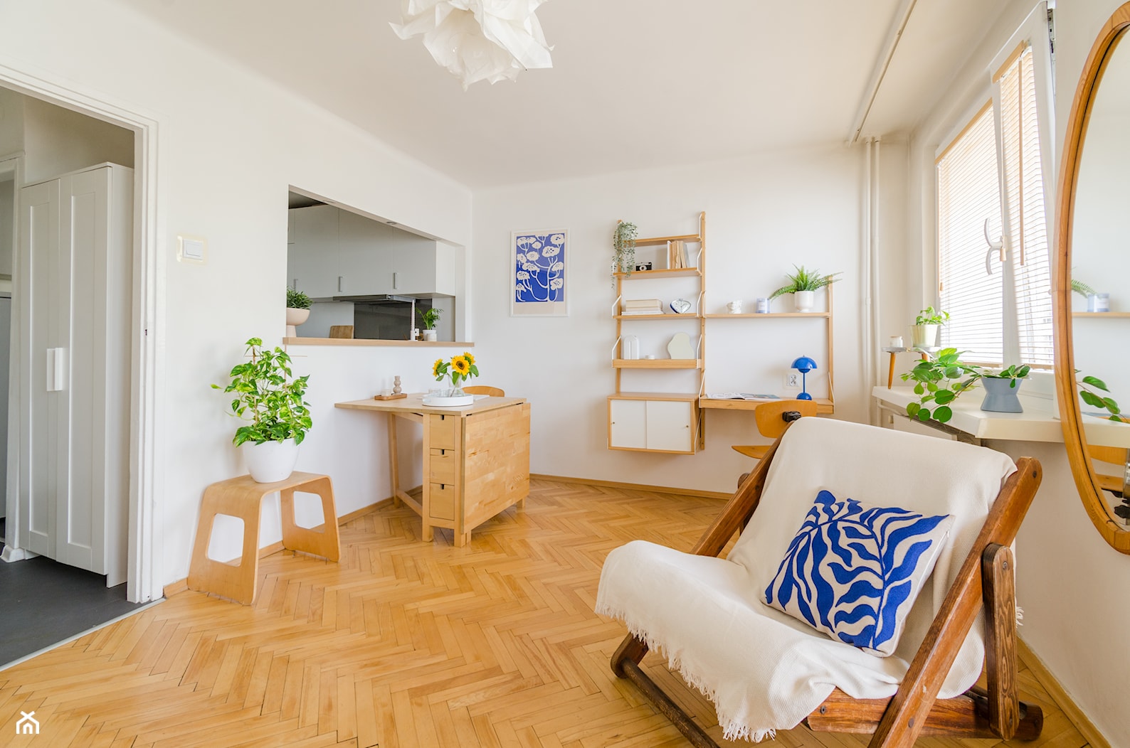 Mieszkanie lata 70' do wynajęcia - Salon - zdjęcie od Rent Partner - Homebook