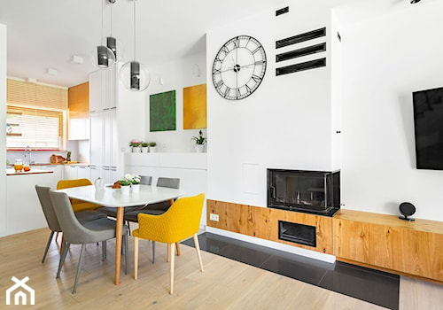 Dom dla rodziny z dziećmi - Średnia biała jadalnia w salonie, styl nowoczesny - zdjęcie od wz studio