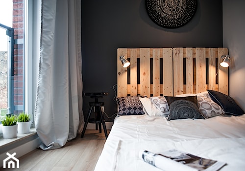 Gdańsk. Chmielna - Średnia czarna szara sypialnia, styl nowoczesny - zdjęcie od Marta Raca