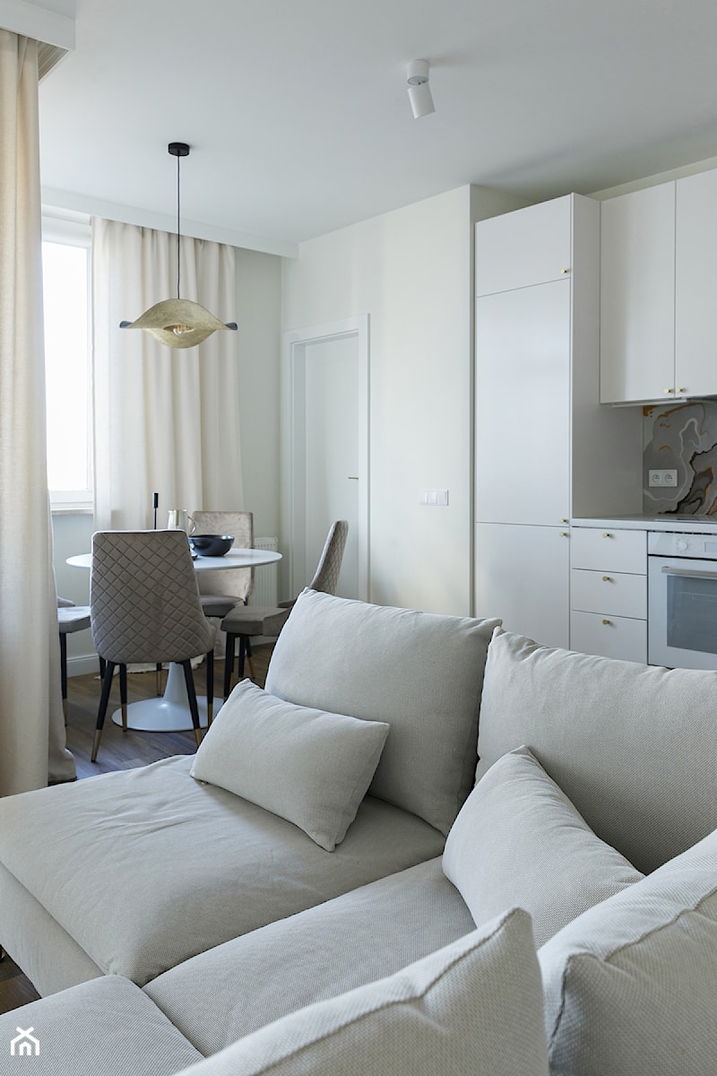 Apartament w beżach - Jadalnia, styl nowoczesny - zdjęcie od IDEALS . Marta Jaślan Interiors