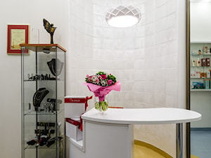 Salon kosmetyczny Tina - Wnętrza publiczne, styl glamour - zdjęcie od IDEALS . Marta Jaślan Interiors