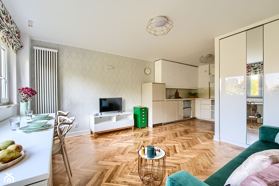 Zielony Żoliborz - Mały biały salon z kuchnią z jadalnią, styl nowoczesny - zdjęcie od IDEALS . Marta Jaślan Interiors