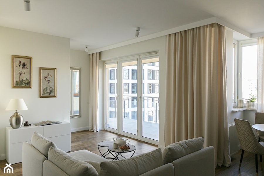 Apartament w beżach - Salon, styl tradycyjny - zdjęcie od IDEALS . Marta Jaślan Interiors