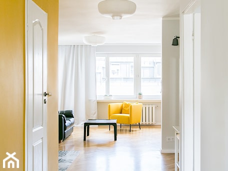 Aranżacje wnętrz - Salon: Apartament inny niż wszystkie - rearanżacja i home staging mieszkania na wynajem - Mały biały żółty salon, styl minimalistyczny - IDEALS . Marta Jaślan Interiors. Przeglądaj, dodawaj i zapisuj najlepsze zdjęcia, pomysły i inspiracje designerskie. W bazie mamy już prawie milion fotografii!