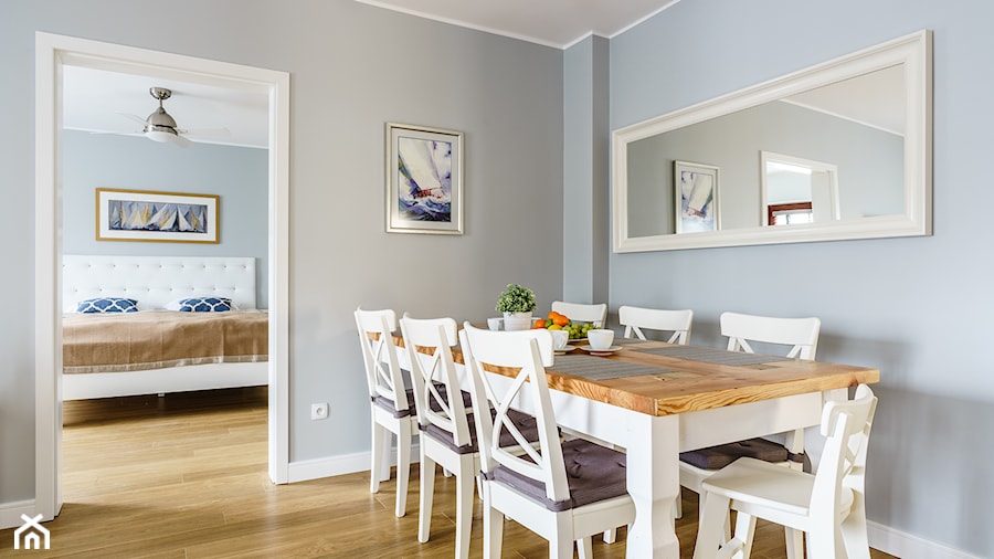 Mieszkanie w stylu nadmorskim - Sopot - Średnia niebieska jadalnia jako osobne pomieszczenie - zdjęcie od SANHAUS Jarosław Ziółek