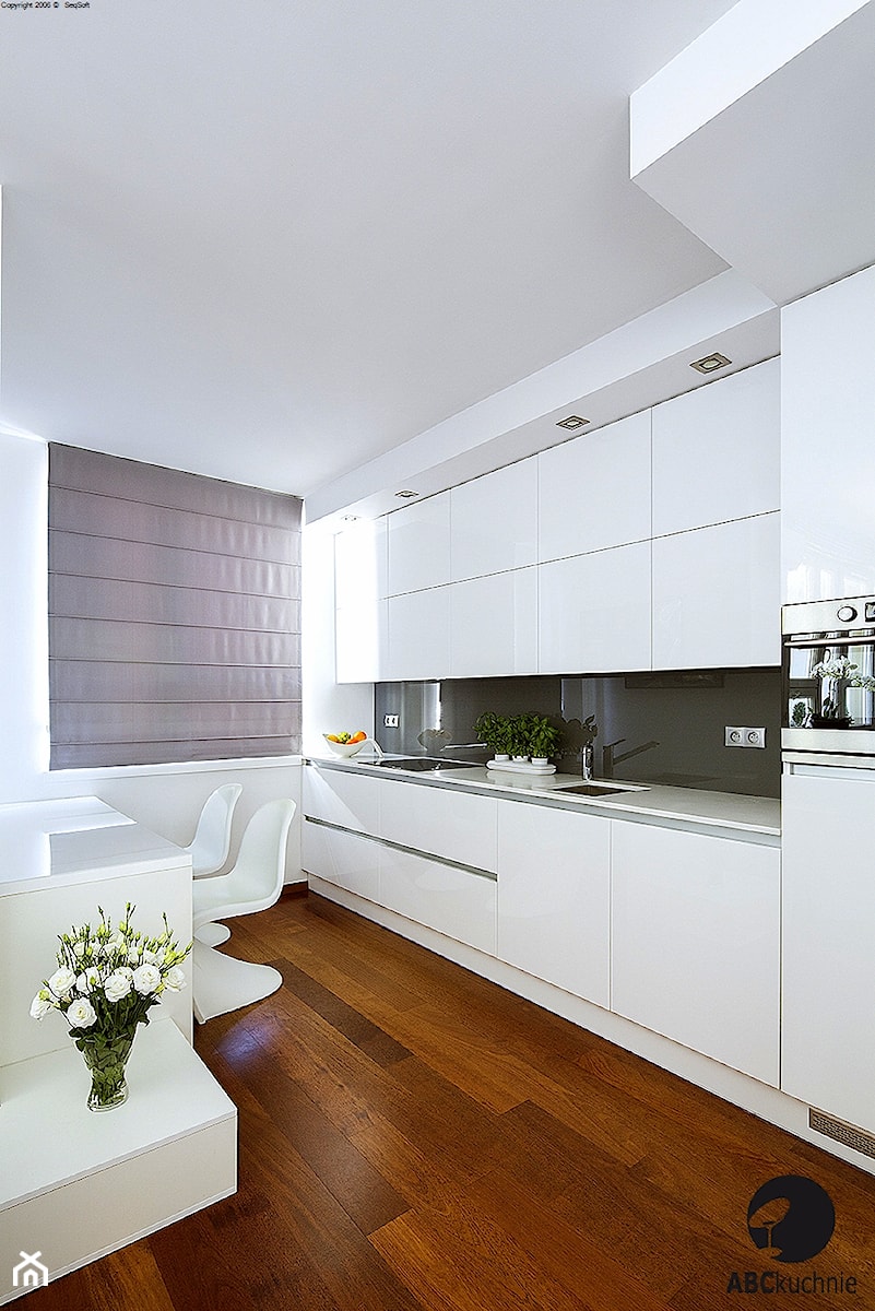 Mieszkanie 58m2 Warszawa Śródmieście - Średnia otwarta z salonem biała czarna z zabudowaną lodówką z podblatowym zlewozmywakiem kuchnia jednorzędowa, styl minimalistyczny - zdjęcie od LAVIANO Kuchnie i Wnętrza