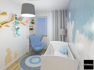 Mieszkanie w Krakowie - Mały biały niebieski pokój dziecka dla niemowlaka dla chłopca dla dziewczynki, styl tradycyjny - zdjęcie od Studio FORMAT HOME