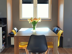Dom w Karniowicach - Średnia szara jadalnia jako osobne pomieszczenie, styl nowoczesny - zdjęcie od Studio FORMAT HOME