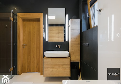 Łazienka przy pokojach nastolatków - Średnia z lustrem łazienka z oknem, styl nowoczesny - zdjęcie od Studio FORMAT HOME