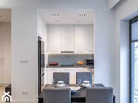 Aranżacje wnętrz - Kuchnia: Nowa Era - 3 pokoje - Kuchnia - Perfect Space Interior Design & Construction. Przeglądaj, dodawaj i zapisuj najlepsze zdjęcia, pomysły i inspiracje designerskie. W bazie mamy już prawie milion fotografii!