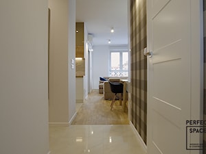 Moje, Twoje, Nasze - 4 pokojowe mieszkanie - Hol / przedpokój - zdjęcie od Perfect Space Interior Design & Construction