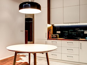 Nieszablonowo / 2 pokoje - Kuchnia - zdjęcie od Perfect Space Interior Design & Construction