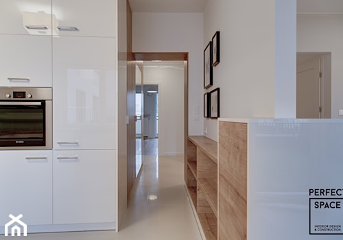 Szyte na miarę / 94m2 - Hol / przedpokój, styl minimalistyczny - zdjęcie od Perfect Space Interior Design & Construction