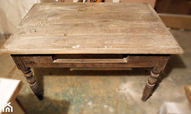 renowacja stolika drewnianego