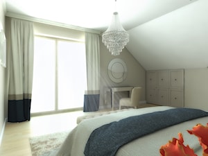 Dom w Gdańsku - Średnia beżowa z biurkiem sypialnia na poddaszu z balkonem / tarasem, styl glamour - zdjęcie od METEOR