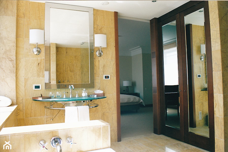 łazienka przy sypialni - zdjęcie od OMII. Agata Słoma