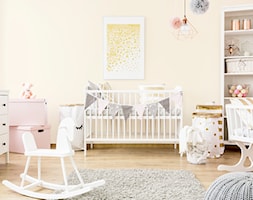 Aranżacje - pokój dziecka - Duży różowy pastelowy żółty pokój dziecka dla niemowlaka dla dziecka dla ... - zdjęcie od Magnat Magia Szlachetnych Barw - Homebook