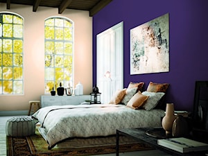 Aranżacje - Duża beżowa fioletowa z biurkiem sypialnia, styl nowoczesny - zdjęcie od Magnat Magia Szlachetnych Barw