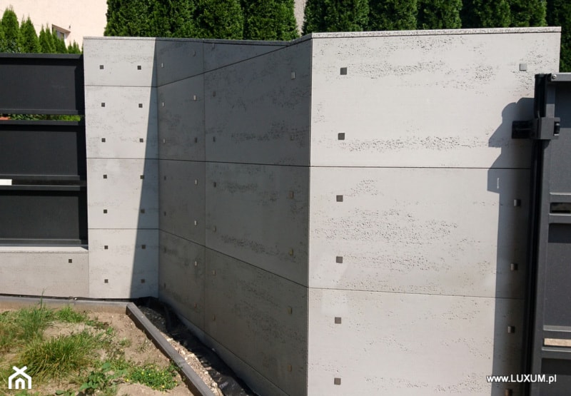 Ogrodzenia z betonu architektonicznego - zdjęcie od Luxum - Homebook