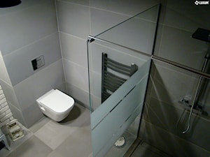 Łazienka - ciepłe wnętrze z wykorzystaniem płyt betonowych. - Łazienka, styl nowoczesny - zdjęcie od Luxum