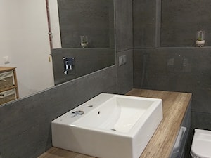 Mała łazienka z betonem architektonicznym Luxum - Łazienka, styl minimalistyczny - zdjęcie od Luxum